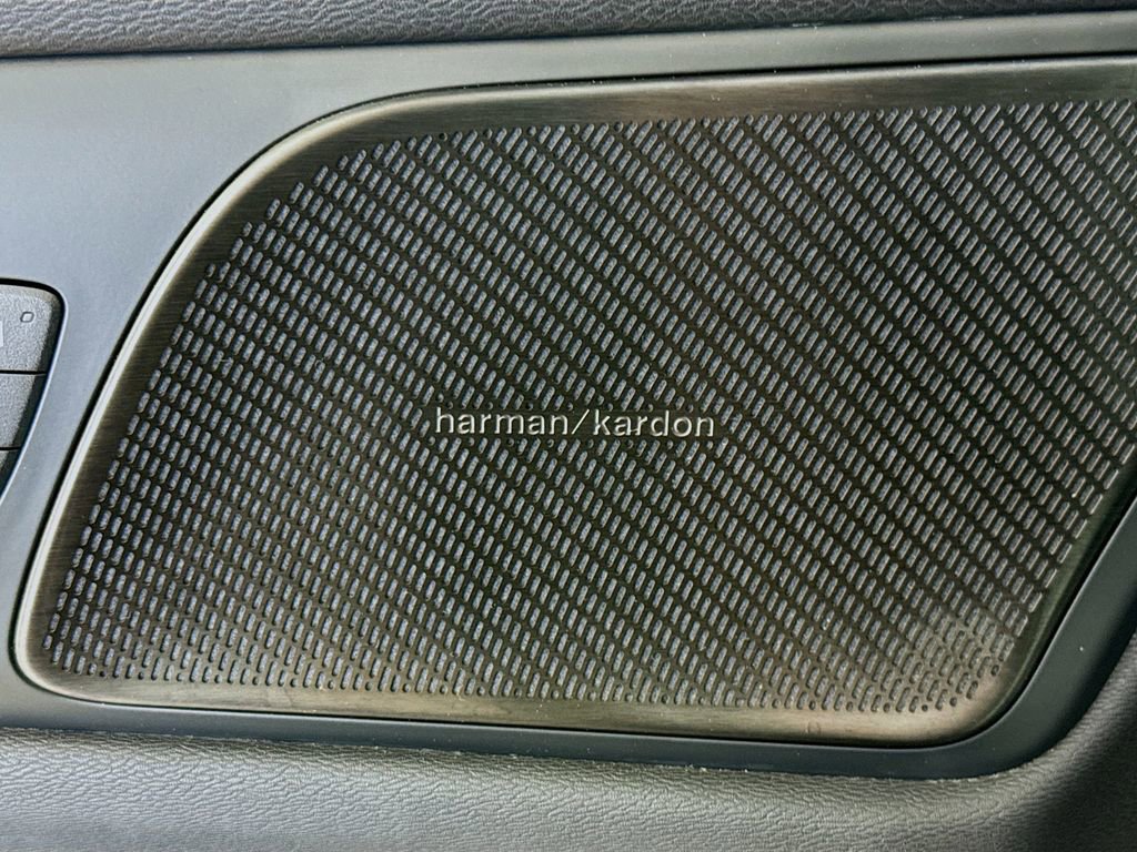 Used 2025 Volvo S60 B5 Plus AWD/4WD image 19