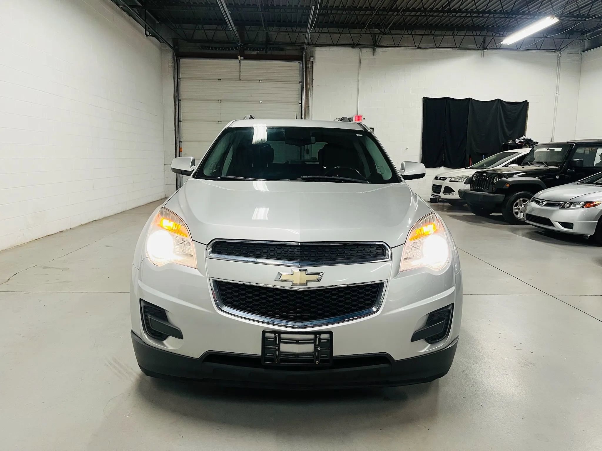 Used 2015 Chevrolet Equinox LT w/ Driver Convenience Package image 2
