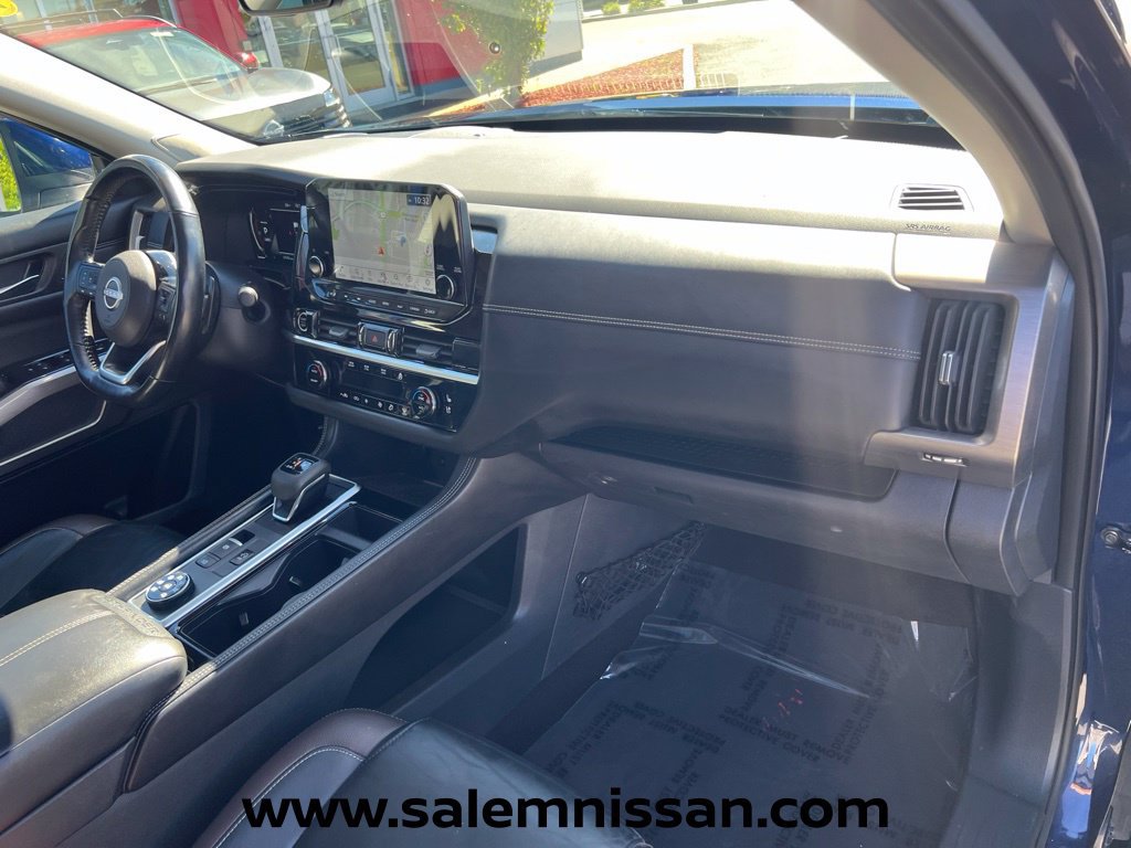 Used 2024 Nissan Pathfinder Platinum AWD/4WD image 26