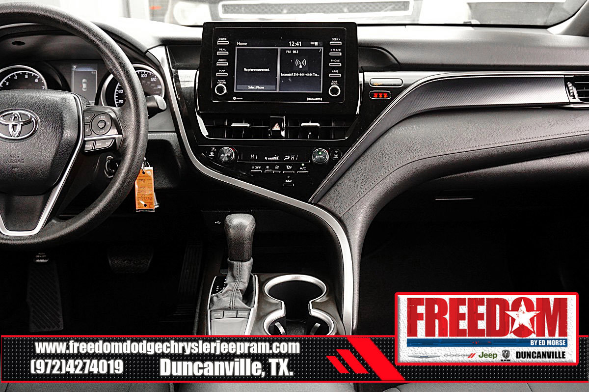 Used 2022 Toyota Camry LE image 18