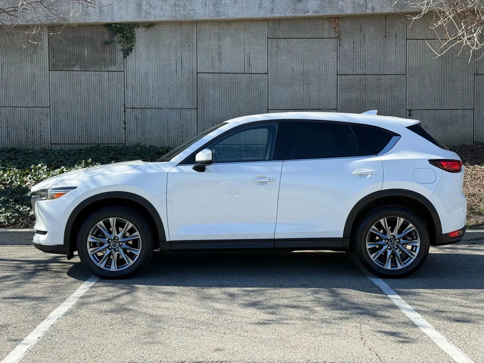 Used 2020 MAZDA CX-5 Signature image 10
