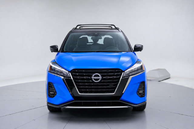 Used 2023 Nissan Kicks SR w/ SR Premium Package FWD image 8