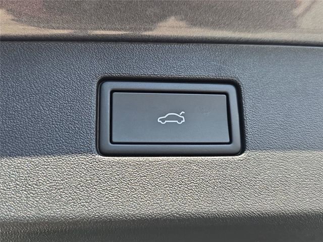 New 2026 Volkswagen Tiguan SE image 27