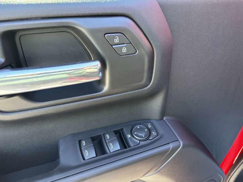 New 2025 Chevrolet Silverado 1500 Custom Trail Boss w/ LPO, Dark Essentials Package image 24