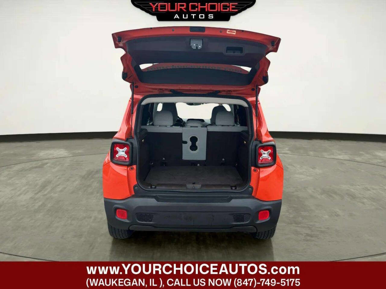 Used 2015 Jeep Renegade Latitude w/ Popular Equipment Group image 9