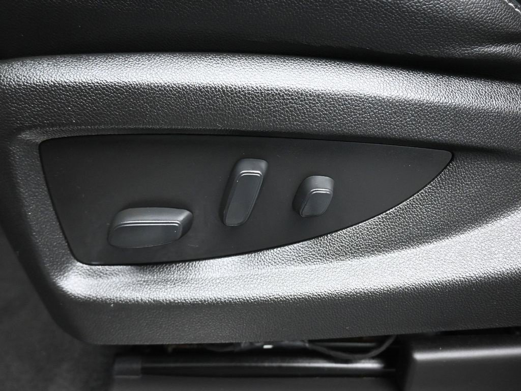 Used 2020 Chevrolet Tahoe LT image 13