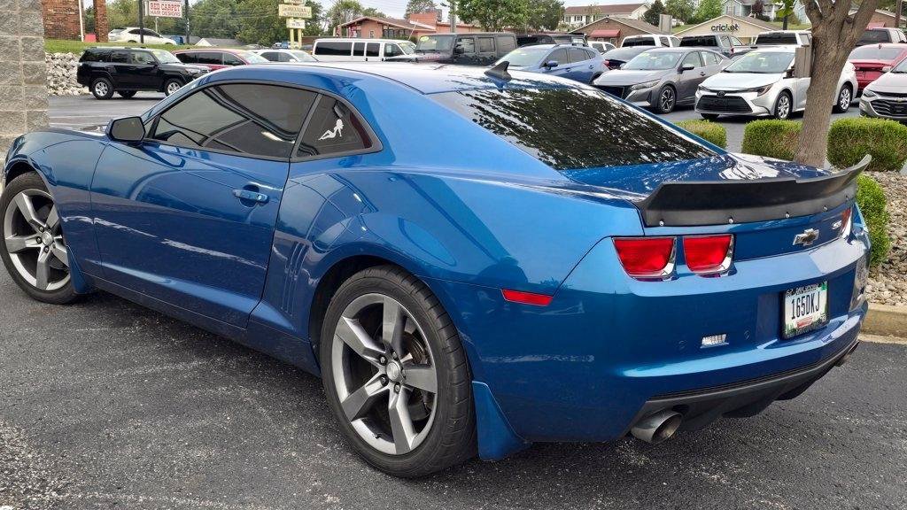 Used 2010 Chevrolet Camaro SS RWD image 2