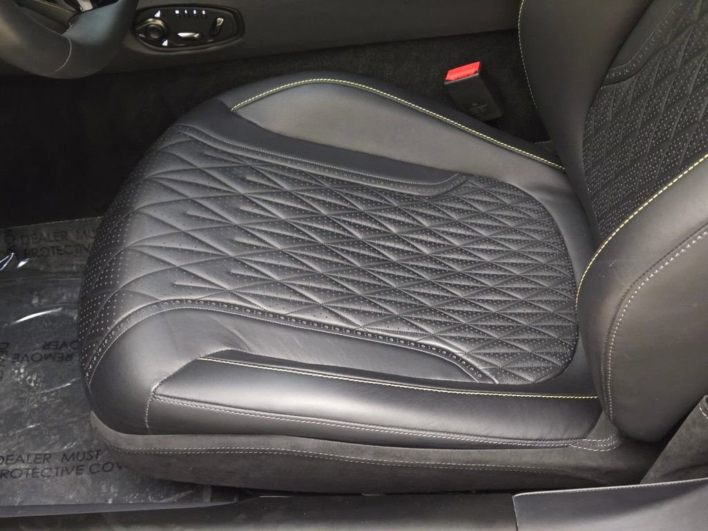 Used 2024 Aston Martin DB12 Coupe RWD image 31
