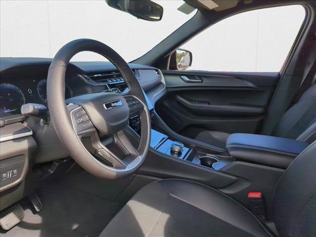 New 2025 Jeep Grand Cherokee Altitude video 3