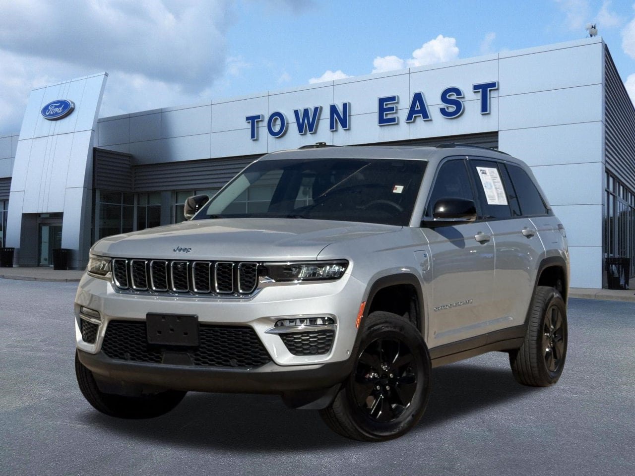 Used 2022 Jeep Grand Cherokee Limited 4xe w/ Luxury Tech Group II AWD/4WD image 1