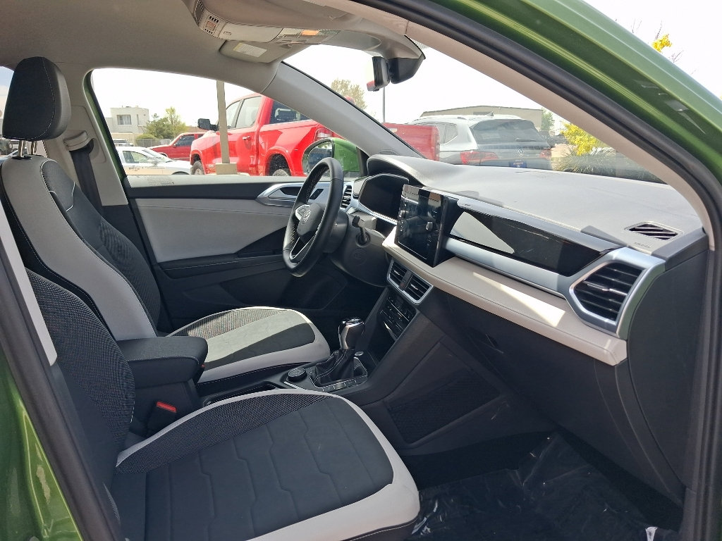 Used 2025 Volkswagen Taos SE AWD/4WD image 22