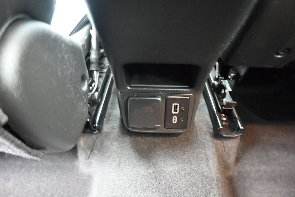Used 2022 Buick Encore GX Essence w/ Experience Buick Package AWD/4WD image 32