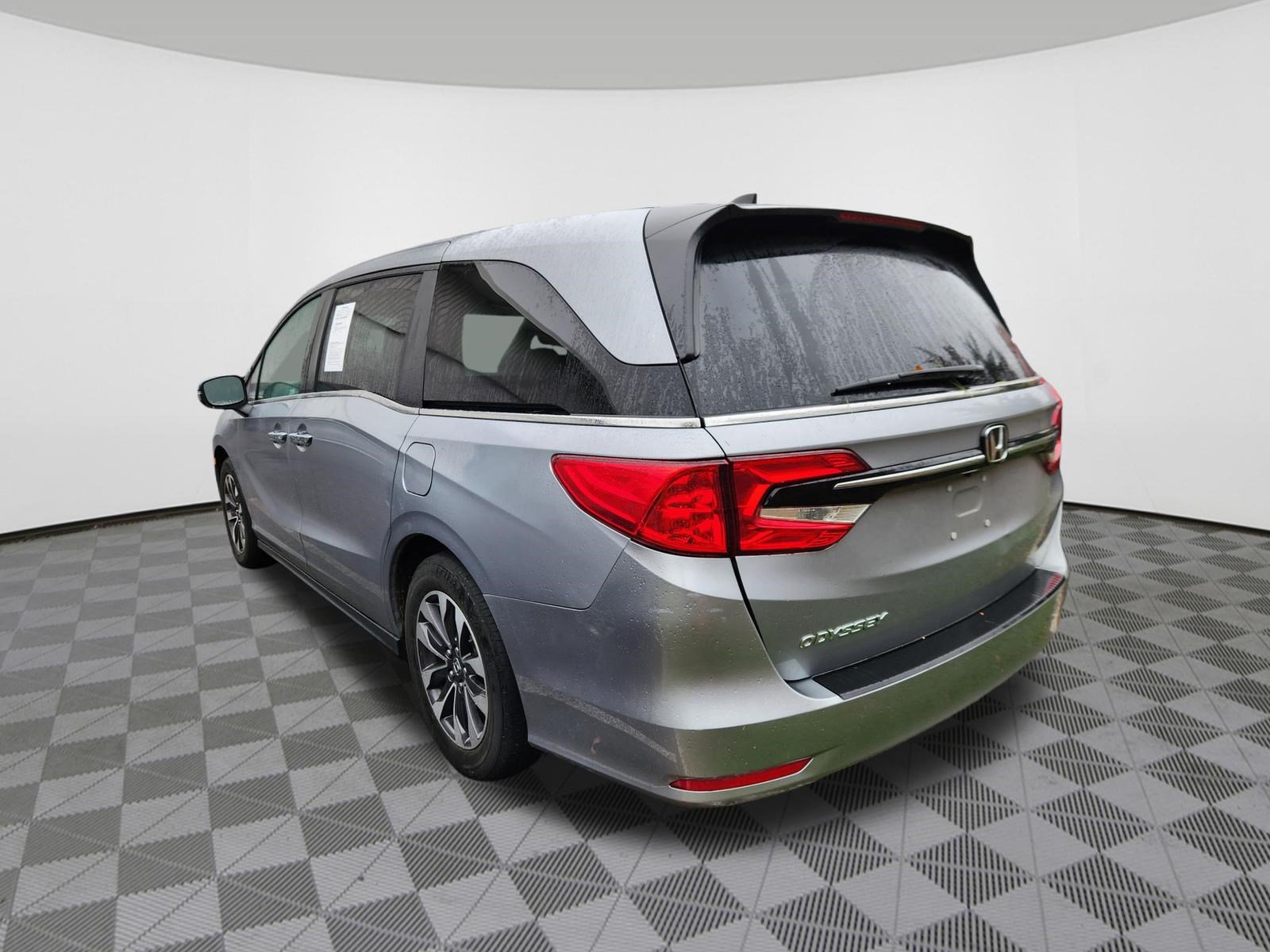 Certified 2024 Honda Odyssey EX-L image 3