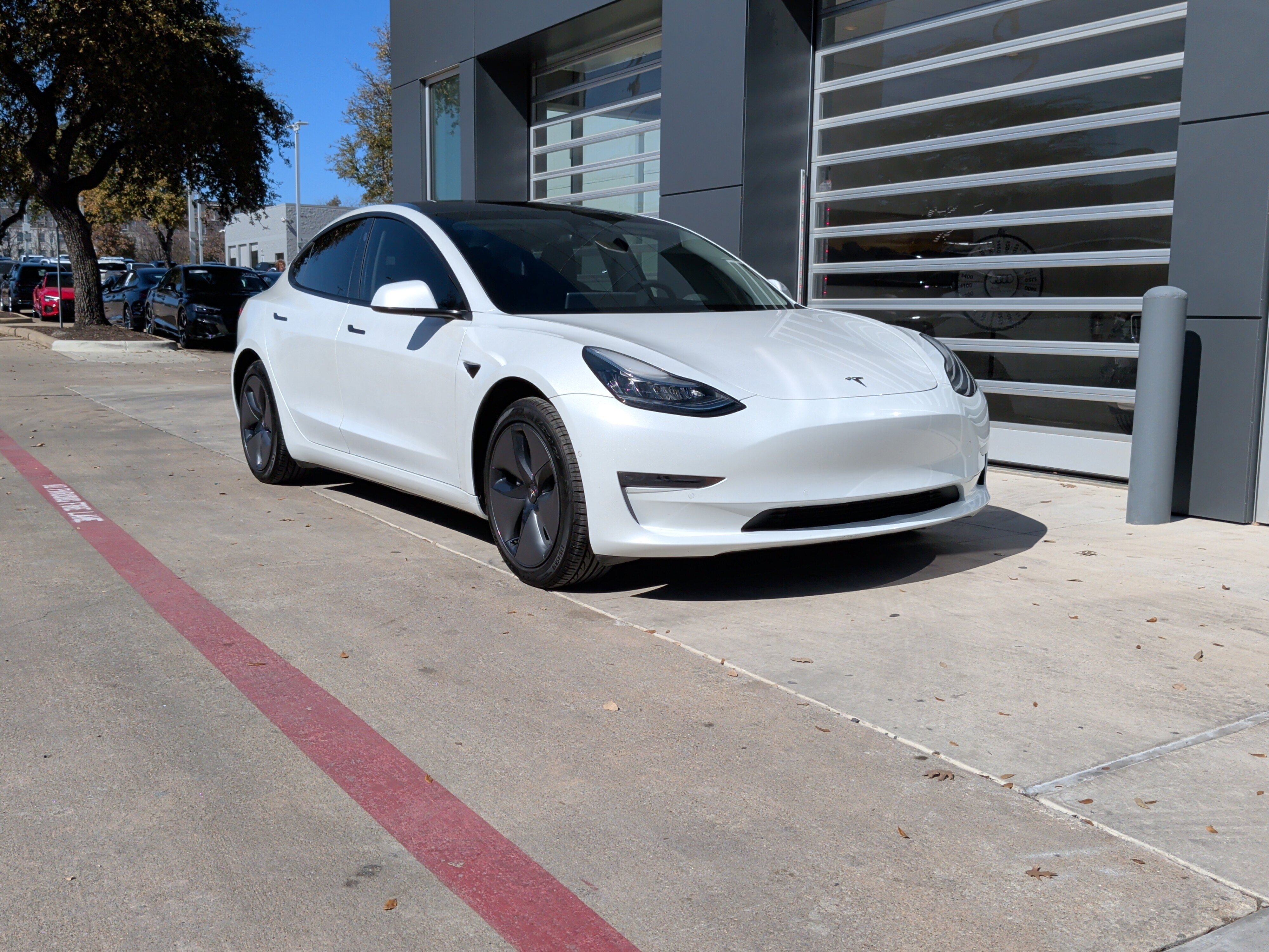 Used 2020 Tesla Model 3 Standard Range image 2