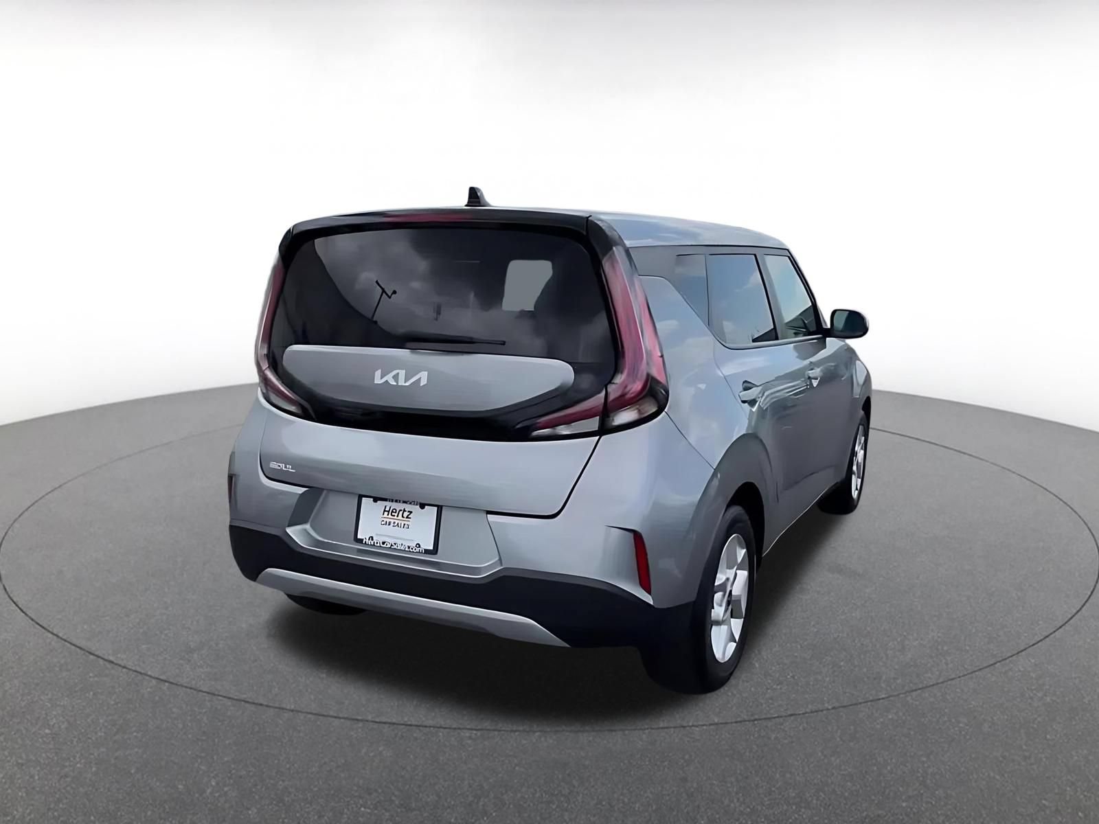 Used 2025 Kia Soul LX w/ LX Technology Package FWD image 14