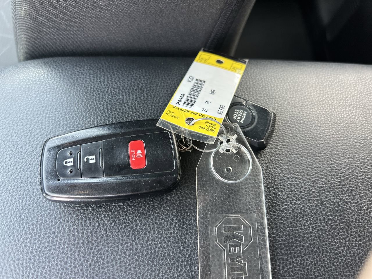 Used 2022 Toyota RAV4 XLE w/ Carpet Mat Package (TMS) image 37