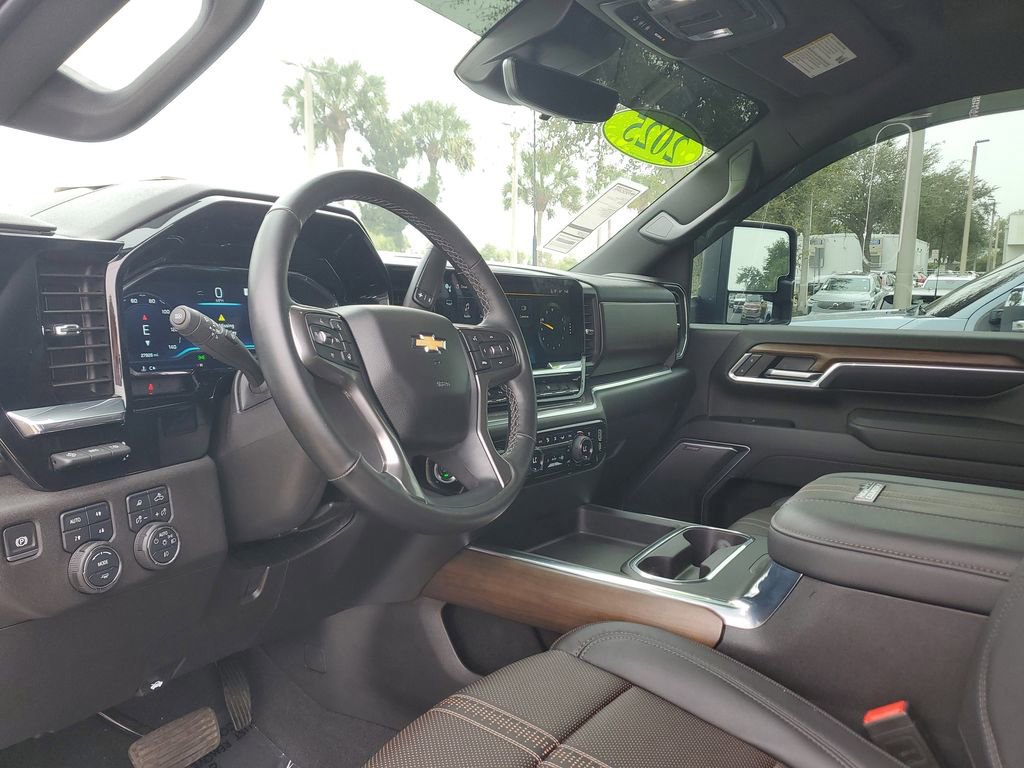 Used 2025 Chevrolet Silverado 2500 High Country w/ Technology Package image 23