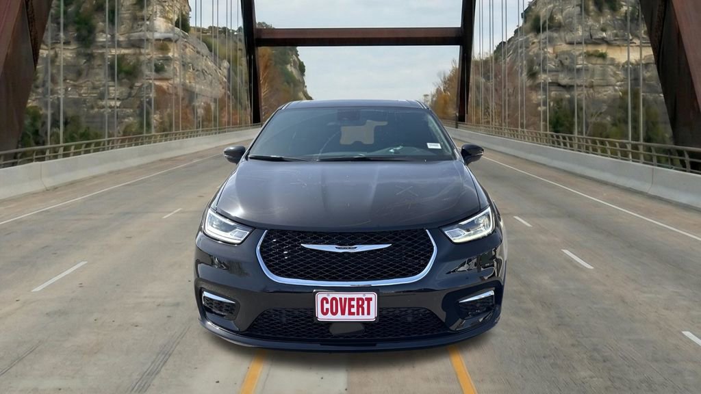 New 2025 Chrysler Pacifica Select AWD/4WD image 3
