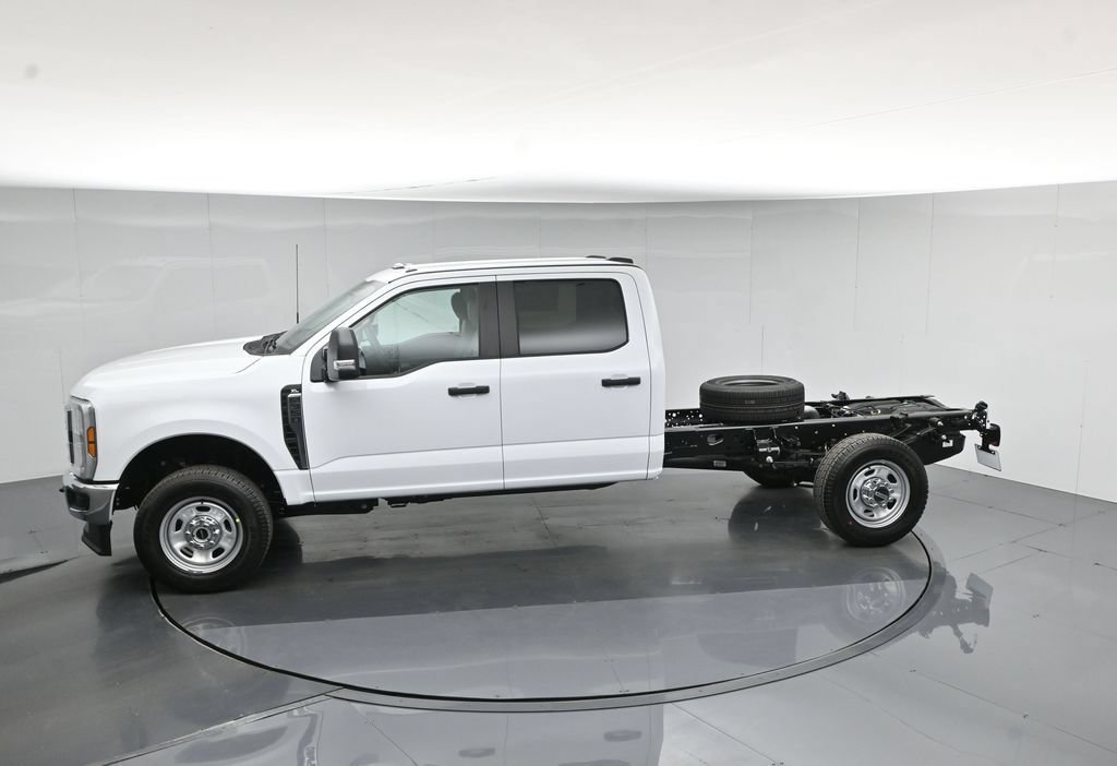 New 2026 Ford F350 XL w/ XL Chrome Package AWD/4WD image 39