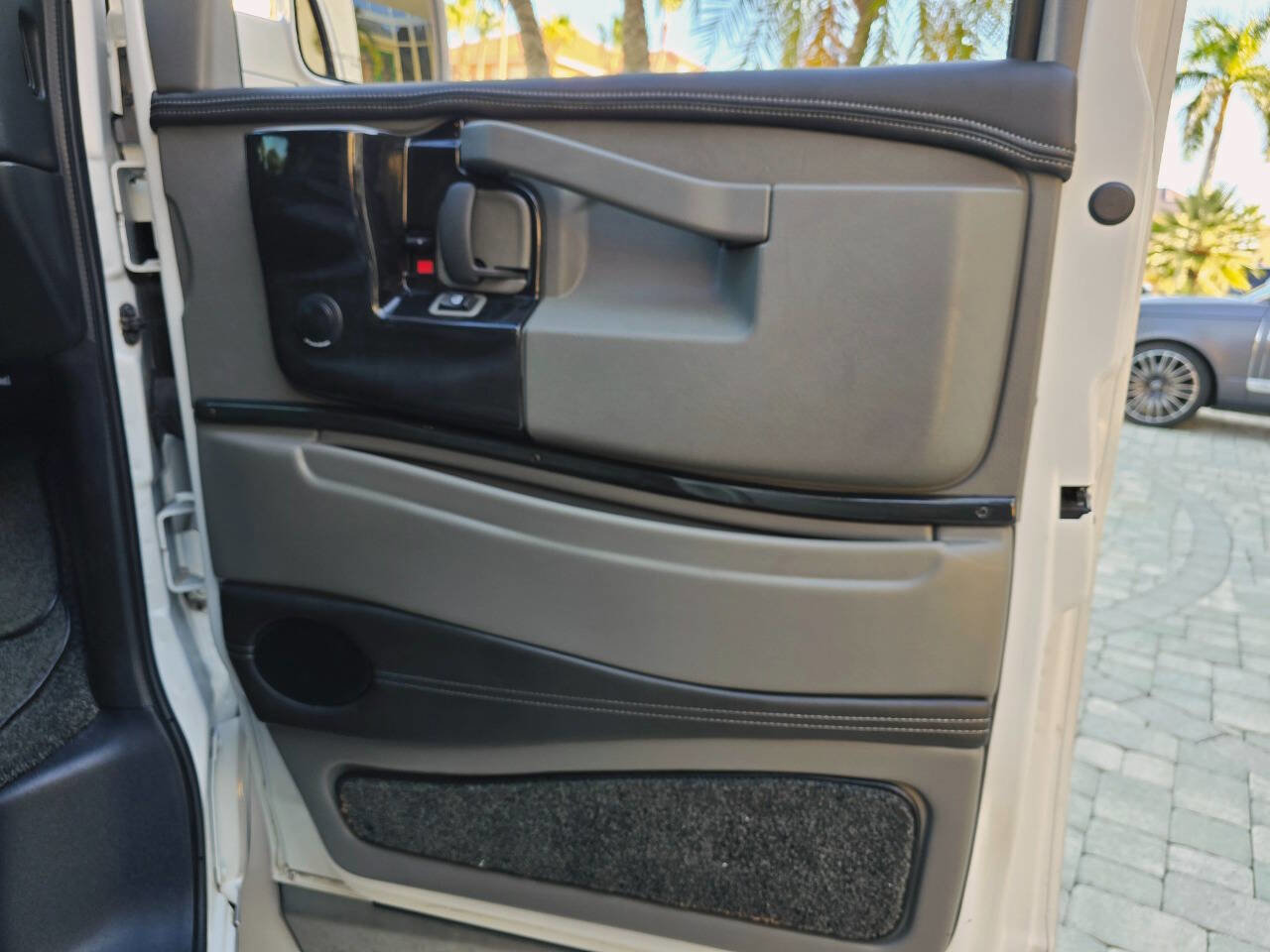 Used 2016 GMC Savana 2500 image 99