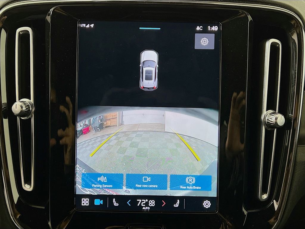 Used 2023 Volvo XC40 Recharge Core image 16