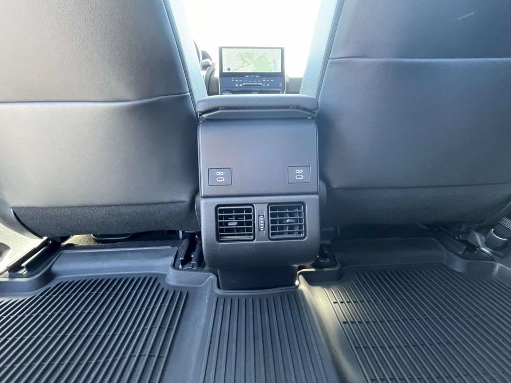 Used 2025 Toyota bZ4X FWD image 5