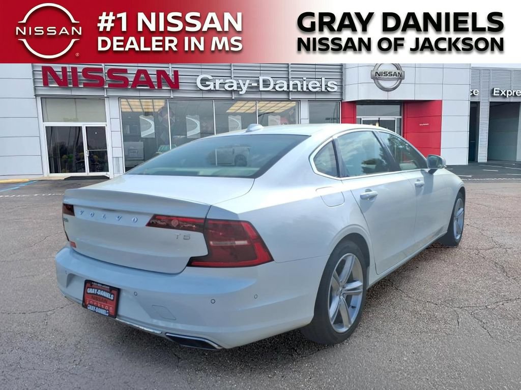 Used 2018 Volvo S90 T5 Momentum w/ Convenience Package FWD image 7