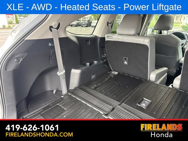 Used 2024 Toyota Highlander XLE AWD/4WD image 39