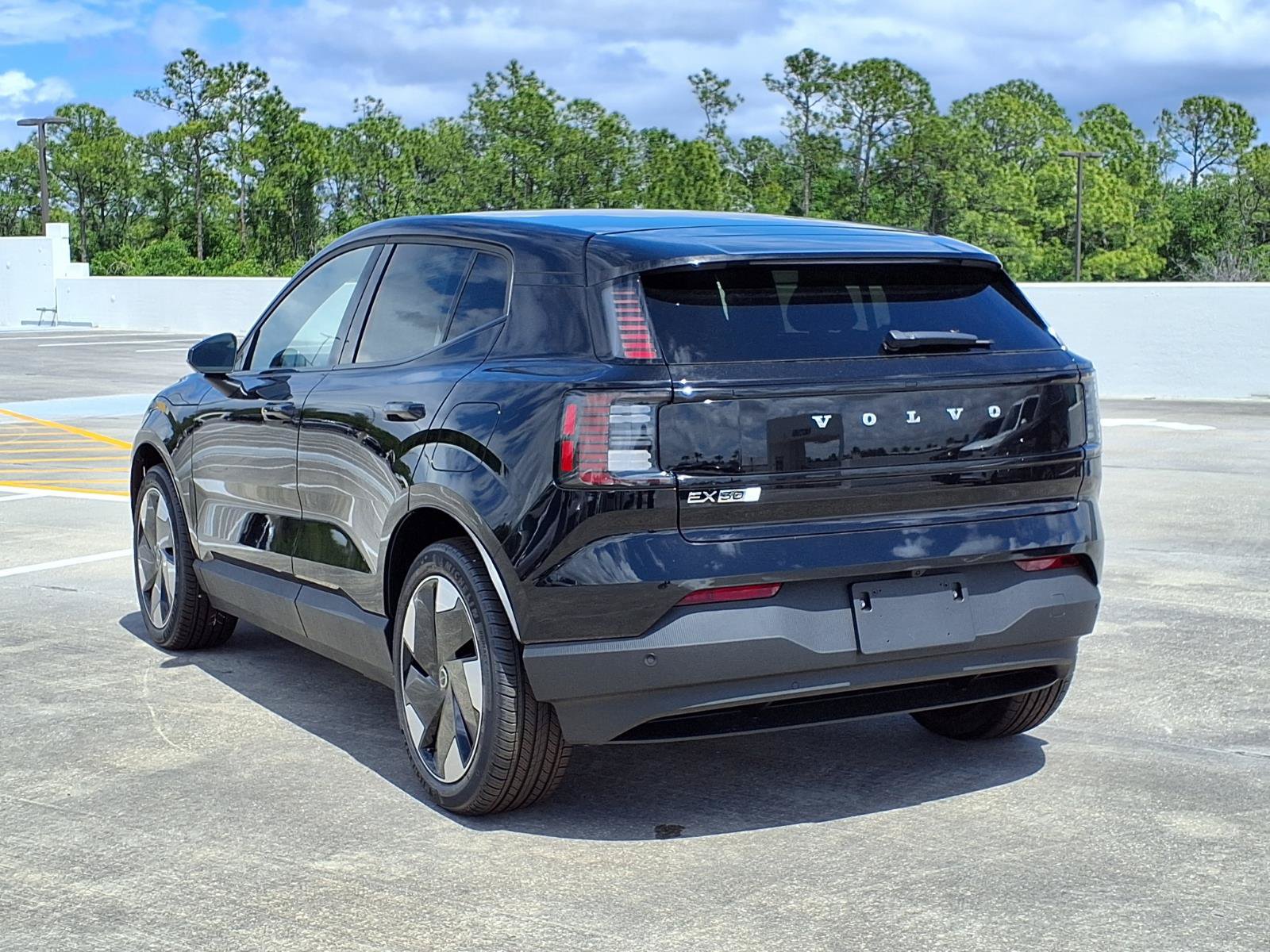 New 2026 Volvo EX30 Plus w/ Protection Package Premier AWD/4WD image 5