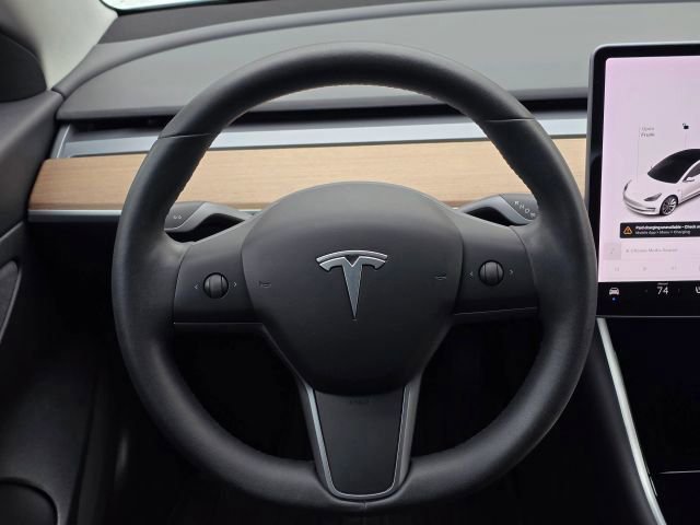 Used 2020 Tesla Model 3 Standard Range Plus image 13