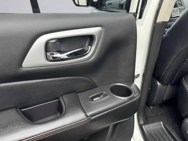 Used 2020 Nissan Pathfinder SL image 47