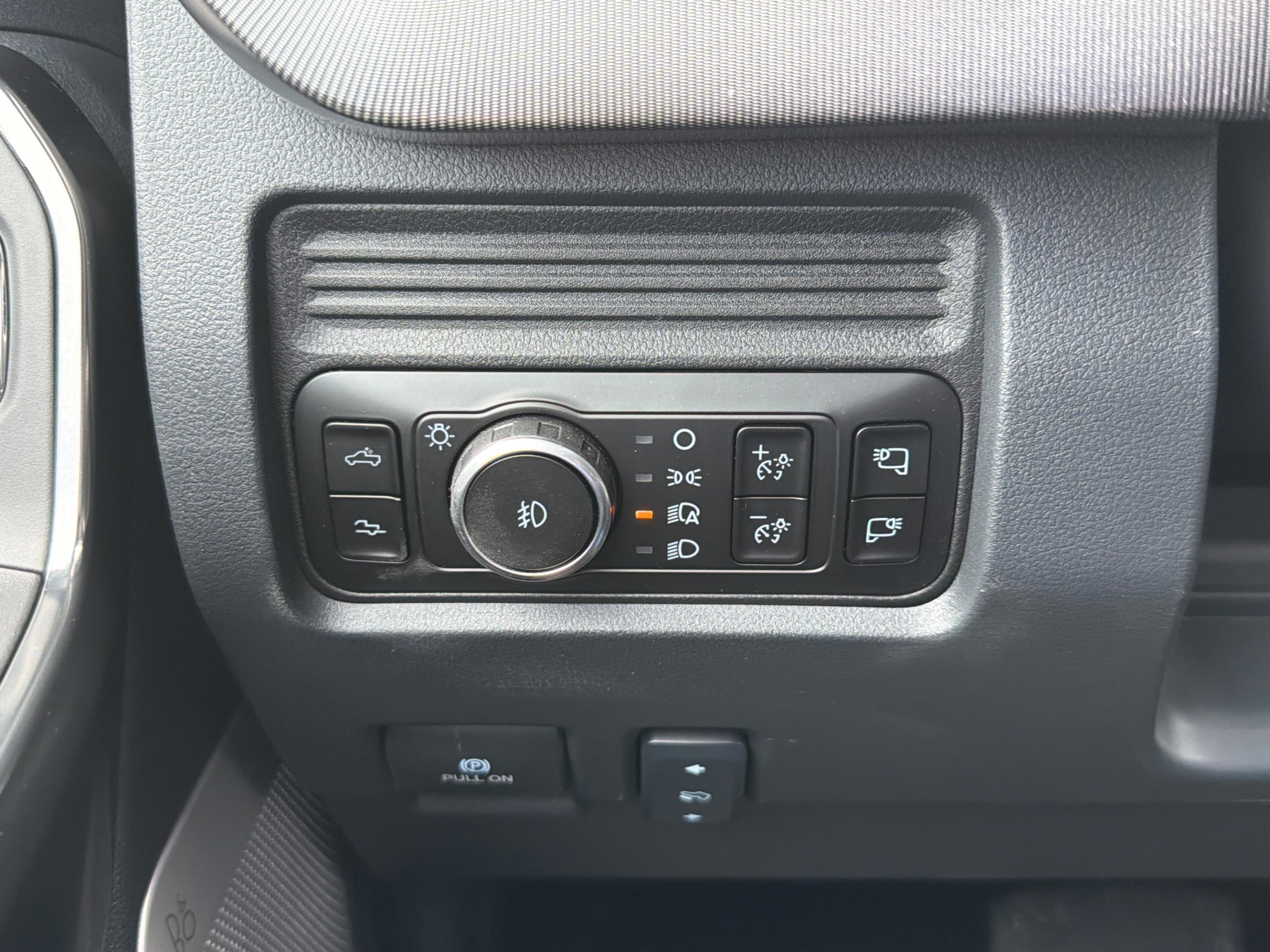 New 2026 Ford F250 Platinum w/ Tremor Off-Road Package image 23