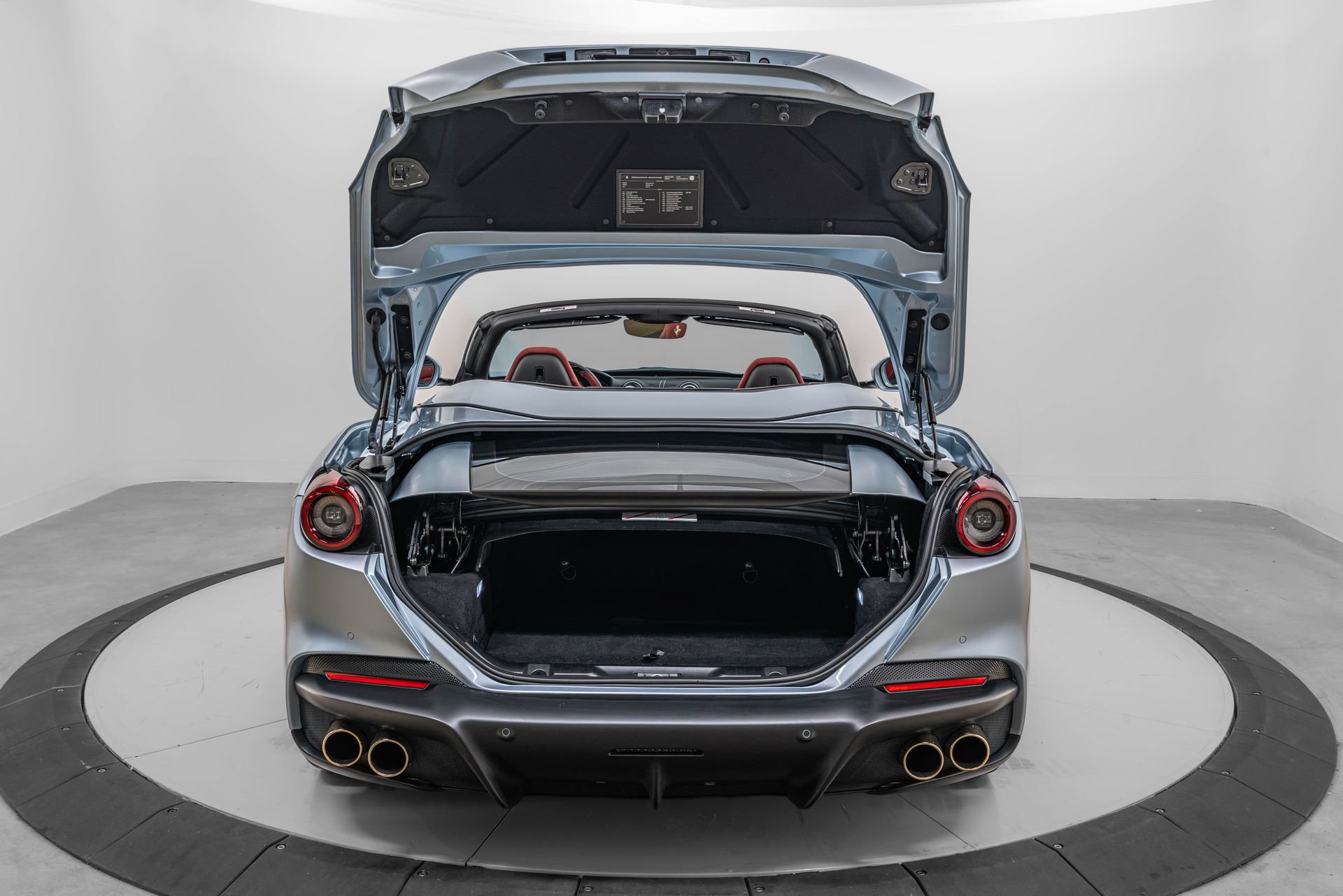 Certified 2023 Ferrari Portofino M RWD image 25
