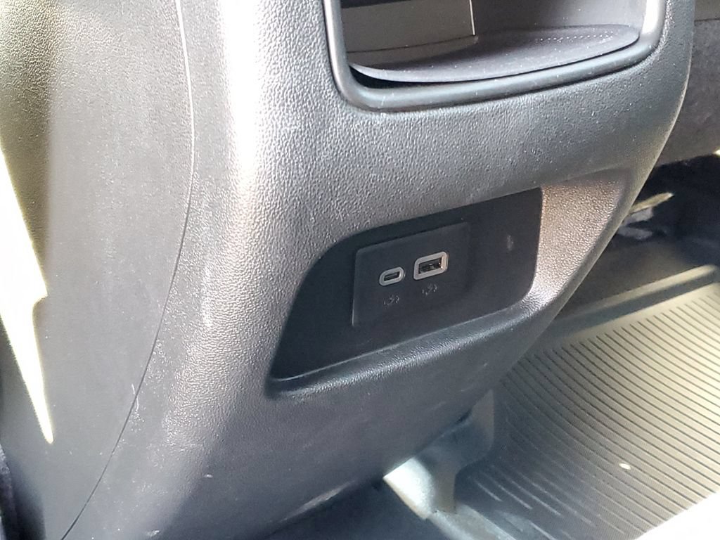 Used 2025 Cadillac XT5 Luxury w/ LPO, Floor Liner Package AWD/4WD image 25