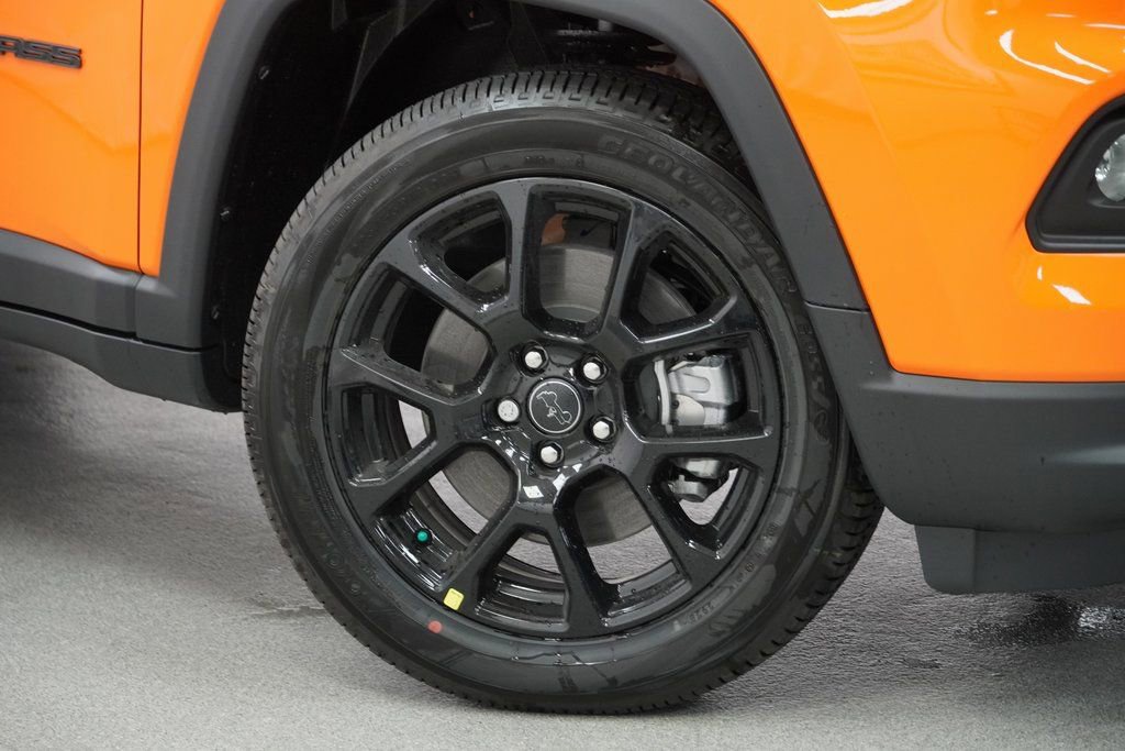 New 2026 Jeep Compass Latitude image 4