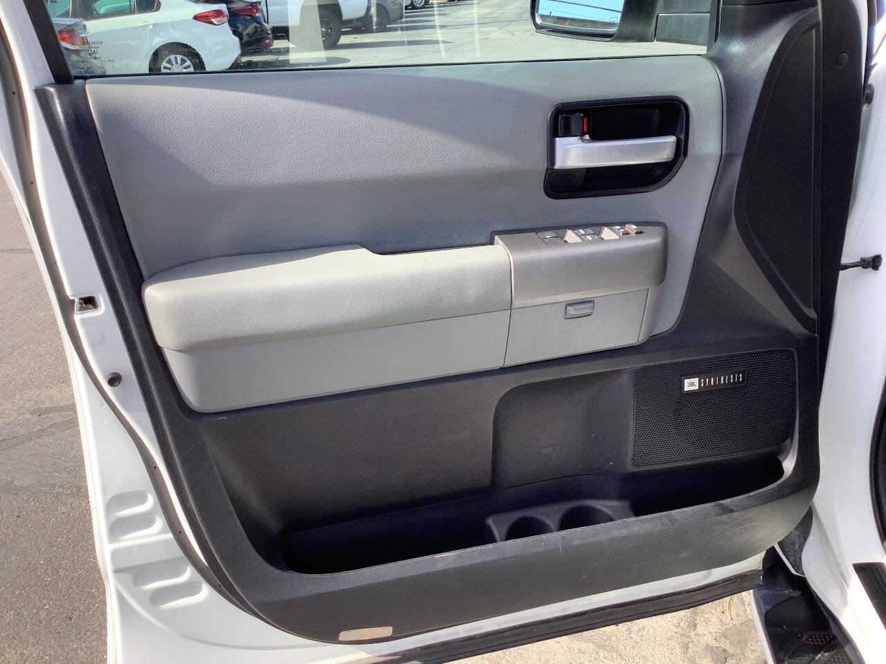 Used 2015 Toyota Sequoia Limited AWD/4WD image 30