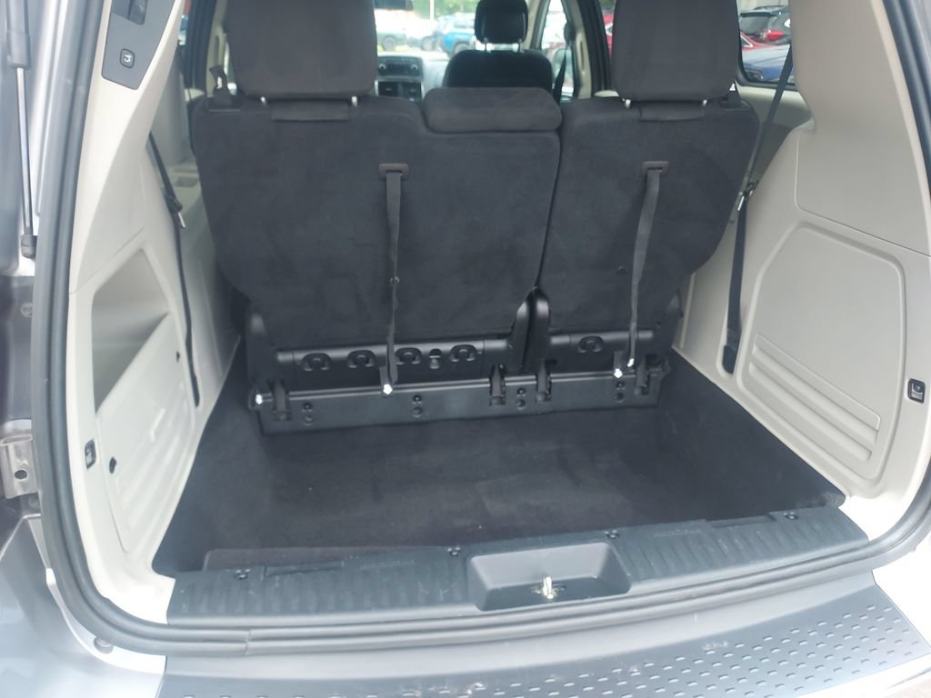 Used 2015 Dodge Grand Caravan SXT FWD image 33