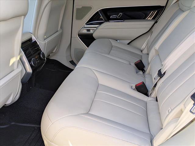 New 2025 Land Rover Range Rover SE image 17