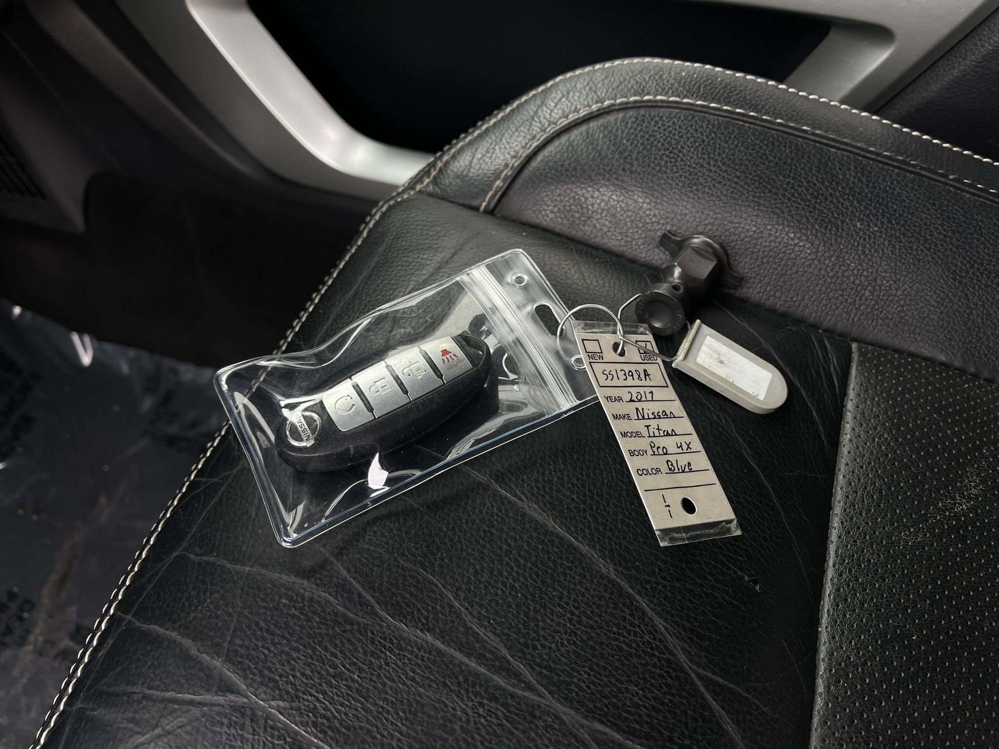 Used 2017 Nissan Titan PRO-4X w/ Pro-4x Convenience Package image 32