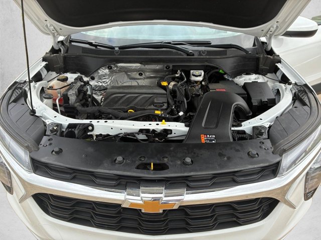 Used 2025 Chevrolet Trax LT FWD image 22