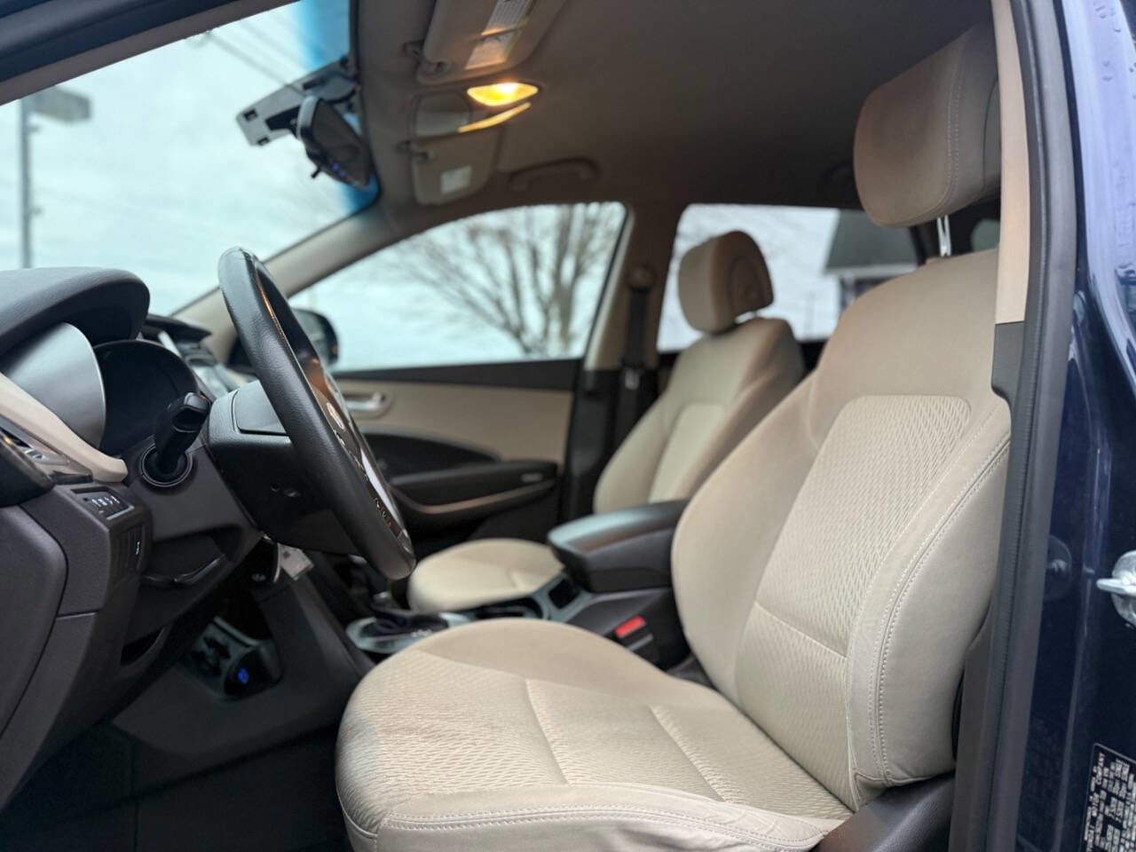 Used 2017 Hyundai Santa Fe SE image 14