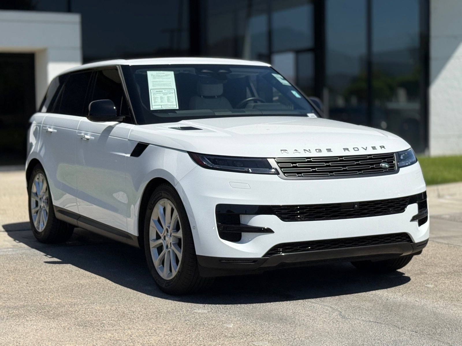 Used 2024 Land Rover Range Rover Sport SE AWD/4WD image 7