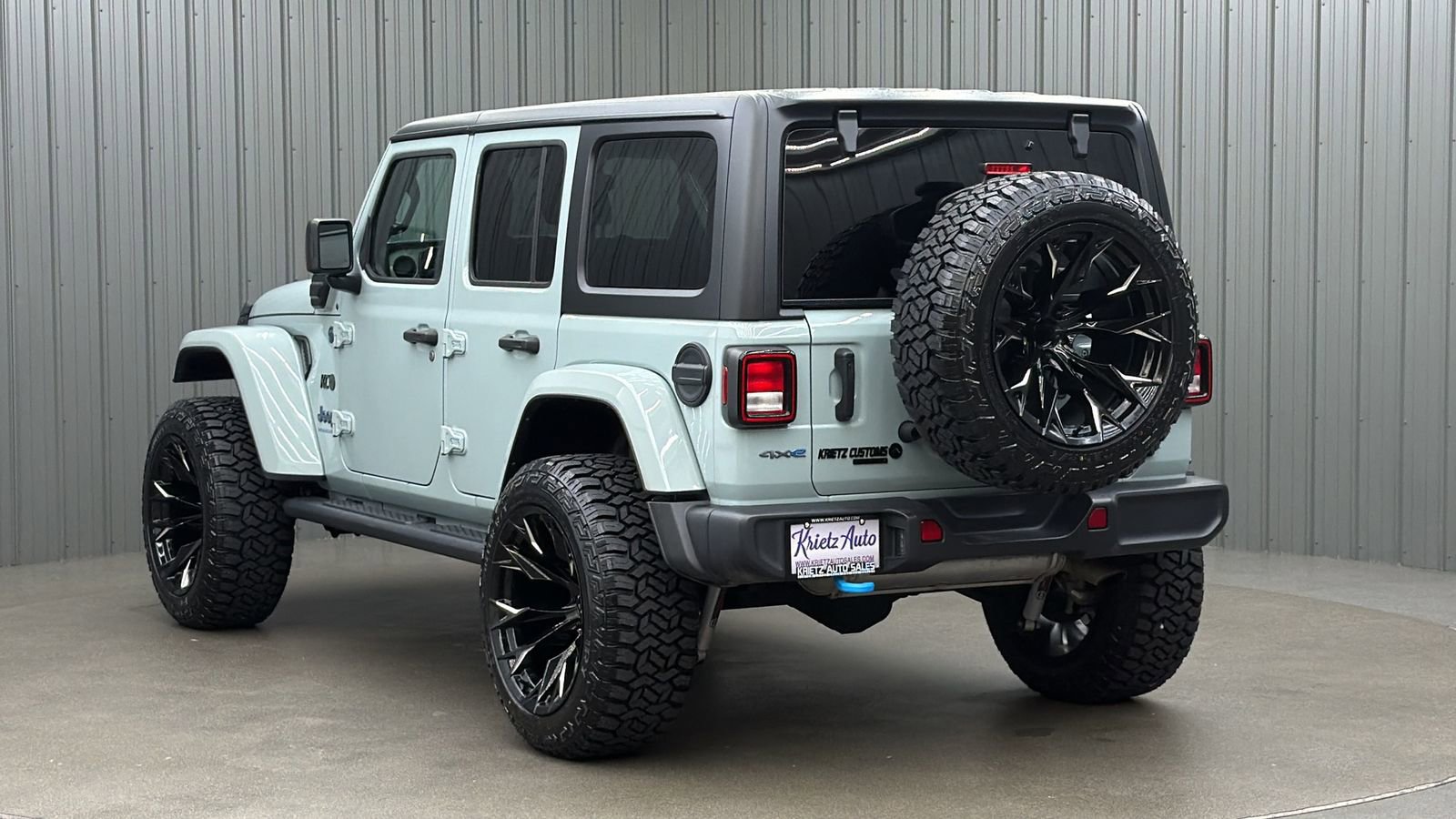 Used 2024 Jeep Wrangler Unlimited w/ Dual Top Group AWD/4WD image 3