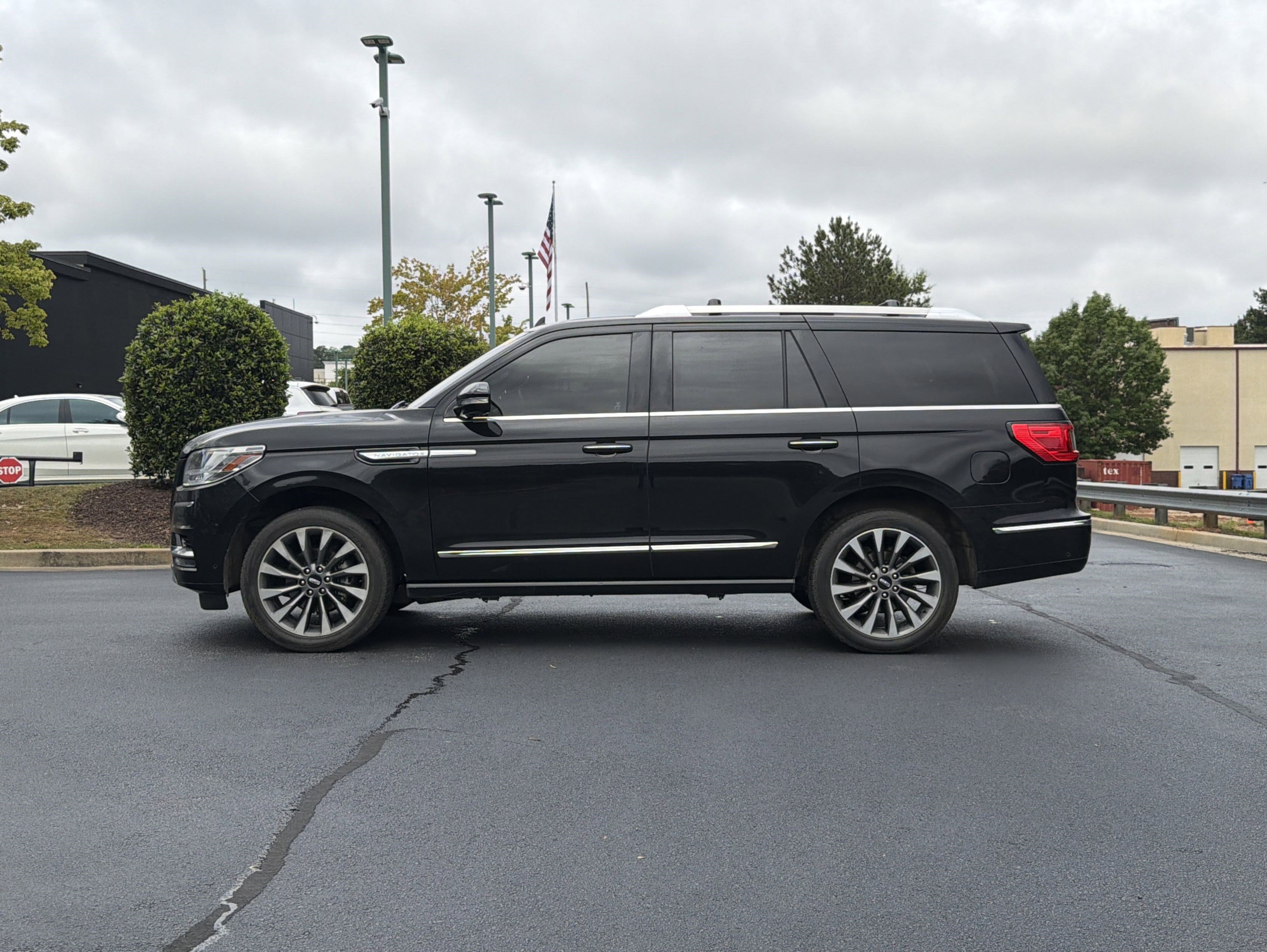 Used 2020 Lincoln Navigator Reserve w/ Luxury Package AWD/4WD image 13