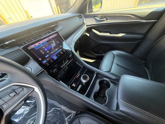 Used 2024 Jeep Grand Cherokee L Limited w/ Trailer Tow Package AWD/4WD image 27