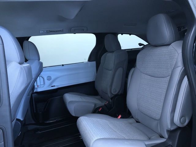 Certified 2026 Toyota Sienna LE FWD image 19