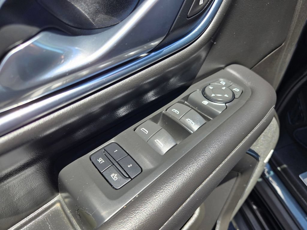 Used 2021 Chevrolet Suburban LT AWD/4WD image 9