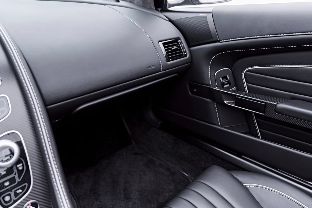 Used 2016 Aston Martin DB9 GT RWD image 82