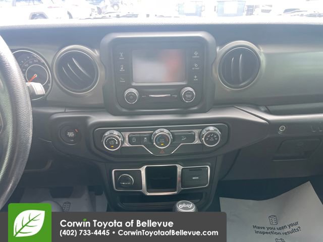 Used 2018 Jeep Wrangler Unlimited Sport AWD/4WD image 11