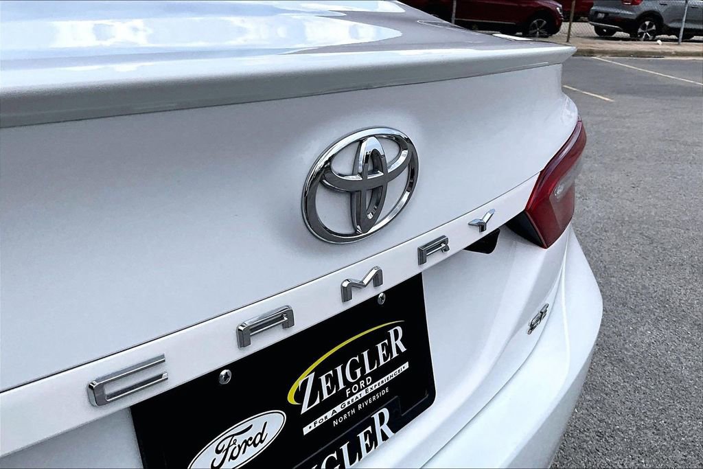 Used 2019 Toyota Camry SE FWD image 30